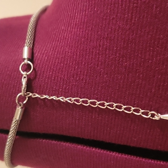 Silver Colored Heart Pendant Necklace - Picture 2 of 4